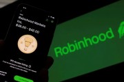 八字批算“接盘侠”没了？标普500指数季调维持成分股不变，Robinhood、Applovin应声大跌